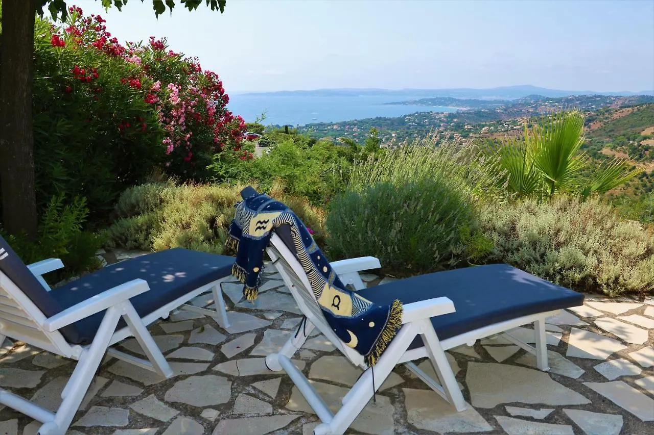 Beautiful Gulf Of St Tropez Mazet With Large Terrace, Private Area Apartment Roquebrune-sur-Argens