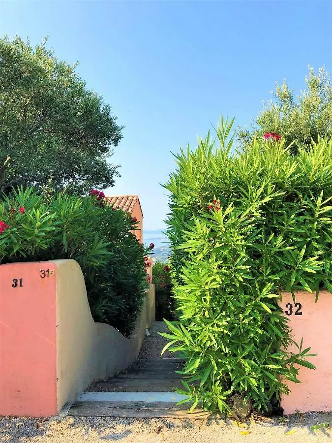 Beautiful Gulf Of St Tropez Mazet With Large Terrace, Private Area Apartment Roquebrune-sur-Argens