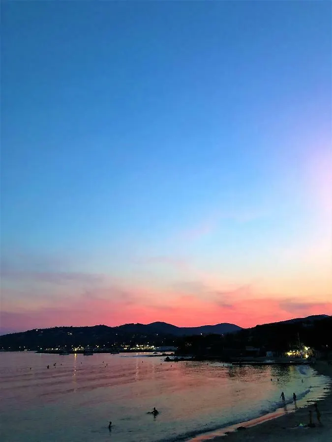 Beautiful Gulf Of St Tropez Mazet With Large Terrace, Private Area Apartment Roquebrune-sur-Argens