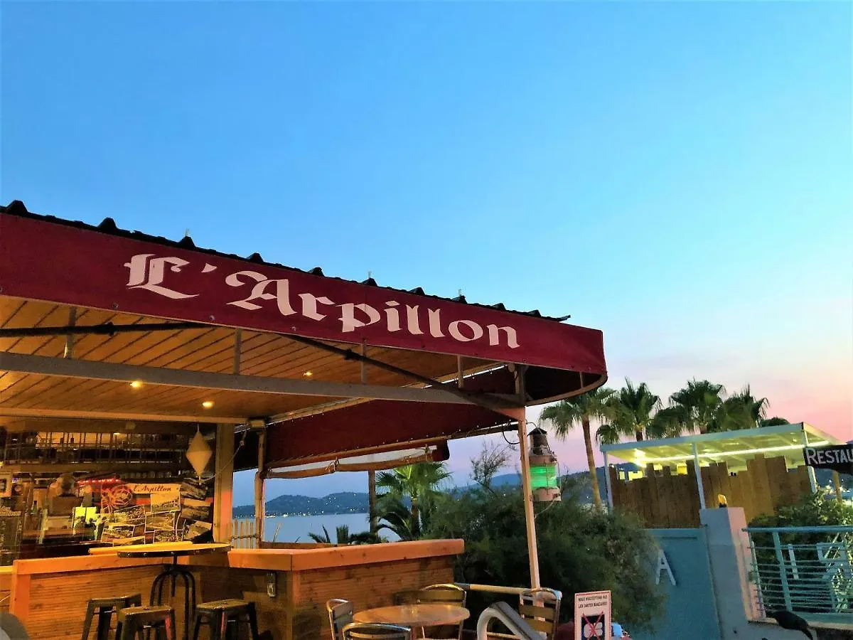 Beautiful Gulf Of St Tropez Mazet With Large Terrace, Private Area Apartment Roquebrune-sur-Argens
